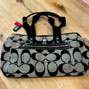 Coach signature tote🖤💗🤍